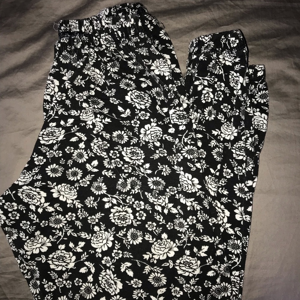 Floral Loose Ankle Pants
